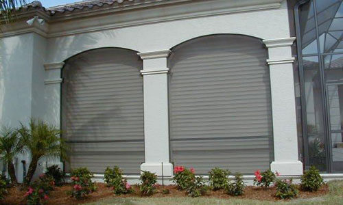 Hurricane protection project - Spectre of Naples