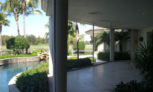 screen with accordion shutters installation project