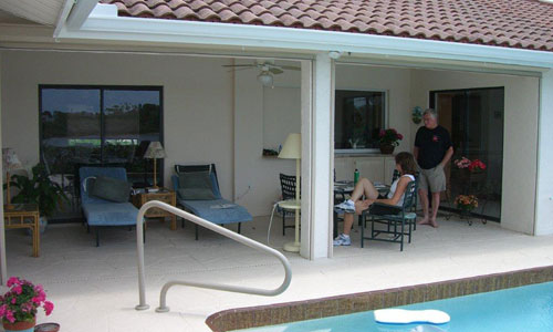 screen with accordion shutters installation project